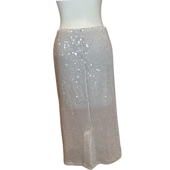 BAR lll NWT Elegant Silver Sequin Skirt - Picture 4 of 8